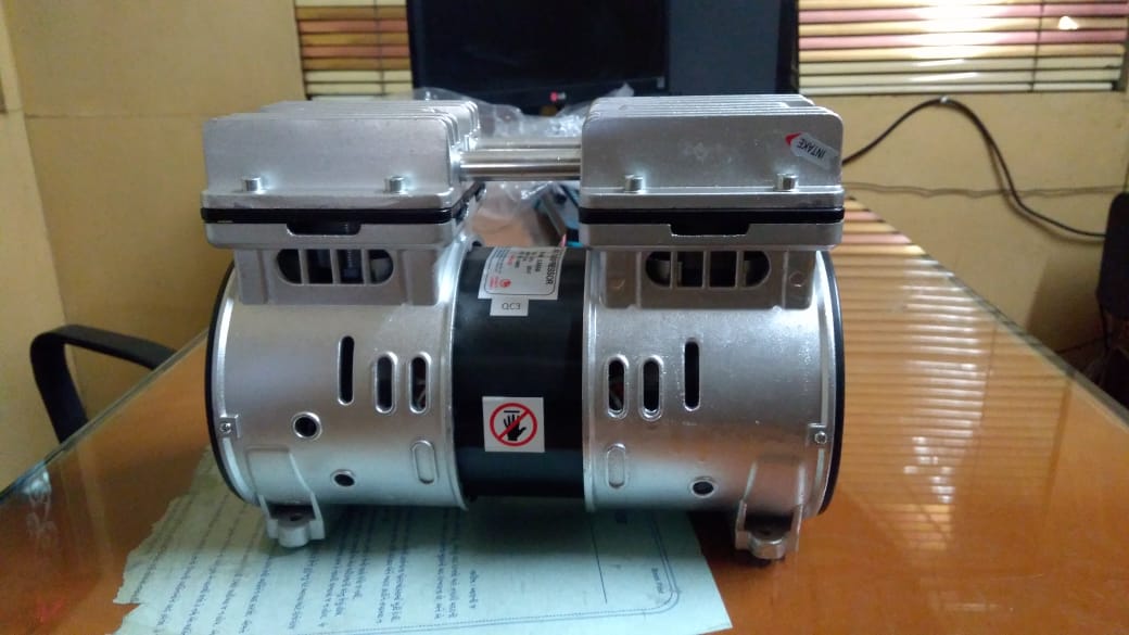 VACUUM PUMP - OIL FREE - 105 LPM-